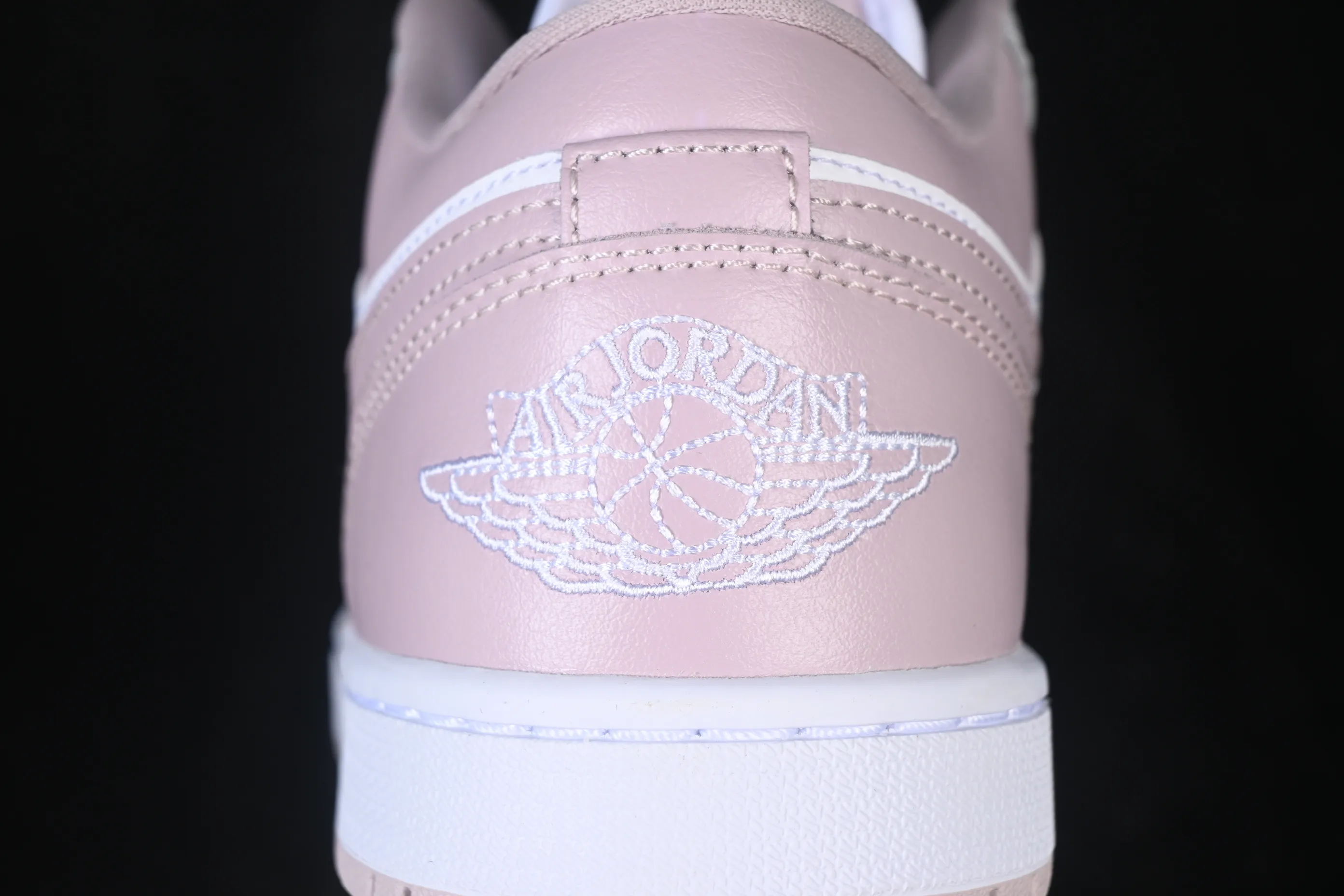 All categories Air Jordan Jordan series basketball shoes Air Jordan 1 Low G version pure original Air Jordan 1 Low AJ1 Joe 1 rice white powder low-top cultural casual sneakers DC0774-606